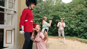 Tourist Sofia Lee is sucking the royal guard