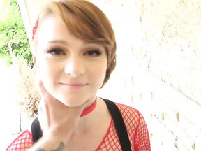 Redhead teen with short hair has 1st hook up