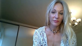 Aiwasweet is a charming blonde lady with dirty ideas on her mind and beautiful body to show