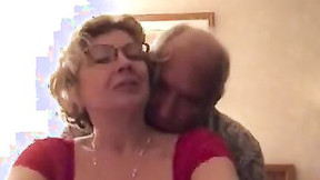 This grandma loves to fuck when webcam is on and thousands are watching