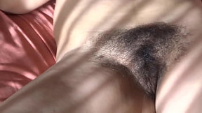 Stepson passes his cock through the mouth of stepmom while she rests, she wakes up excited and sucks him