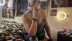 WHORE HOUSE PT 74 BLING WHORE ON SATURDAY SMOKING