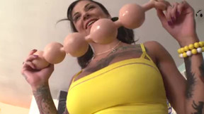 Huge sex toys for a naughty Bonnie Rotten