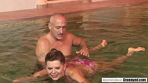 The reward of a swimming lesson is a firm Cock in Samantha'_s GILF Pussy