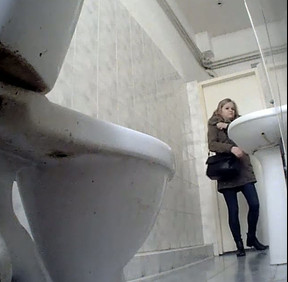 Amazing delicious white ass of a stranger chick in the toilet room