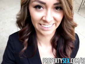 PropertySex - Banging incompetent real estate agent in backyard