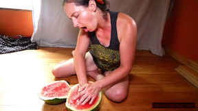 Solo Pussy-loving MILF Licks, Fists, Squirts on Watermelon Eats Squirt Messy!
