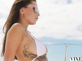 Masterfully tattooed yacht-hottie pounded on deck