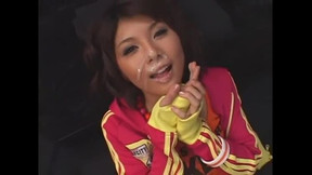 Divine oriental Azumi Harusaki performing in bukkake XXX video